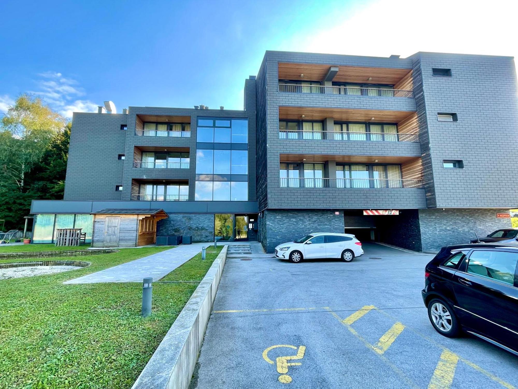 Duplex Delight 18 Mari Pekre